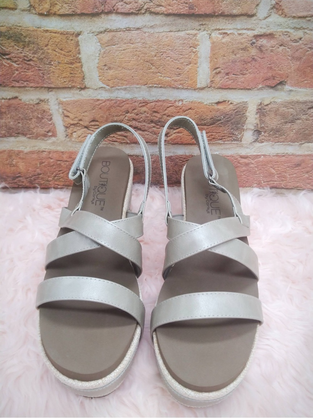 Boutique by Corkys ‘CELINE’ Pewter Strappy Platform Wedge Sandal Size 10 NIB